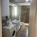 Tulip - Amazing Location Апартаменты Тирана