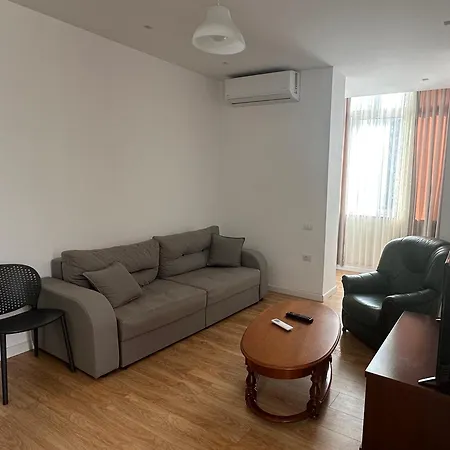 Tulip - Amazing Location Apartment