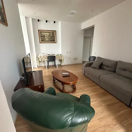 Tulip - Amazing Location Apartment